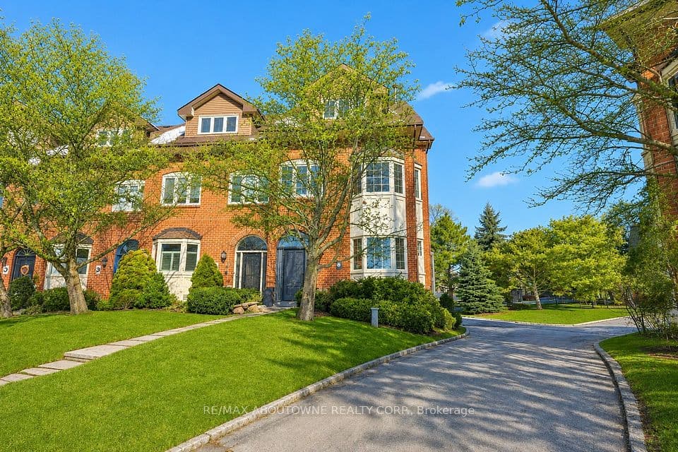 63 Tradewind Drive, Oakville, ON L6L 6K8 – main photo