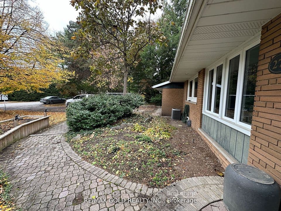 275 Eastcourt Road, Oakville, ON L6J 4Y5 – photo 3