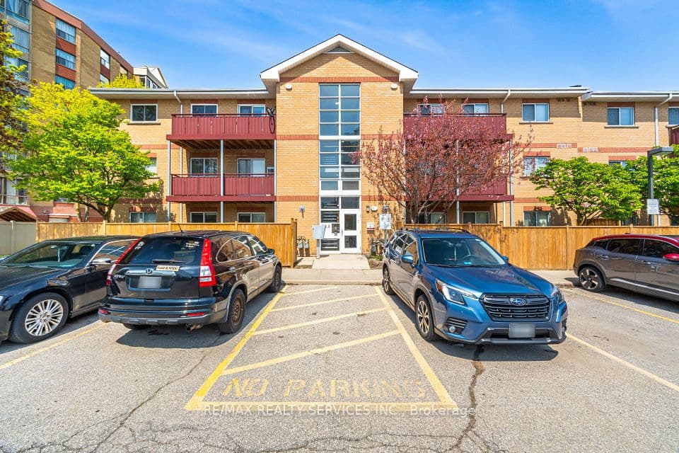 211 FORUM Drive 110A, Mississauga, ON L4Z 4C1 – main photo
