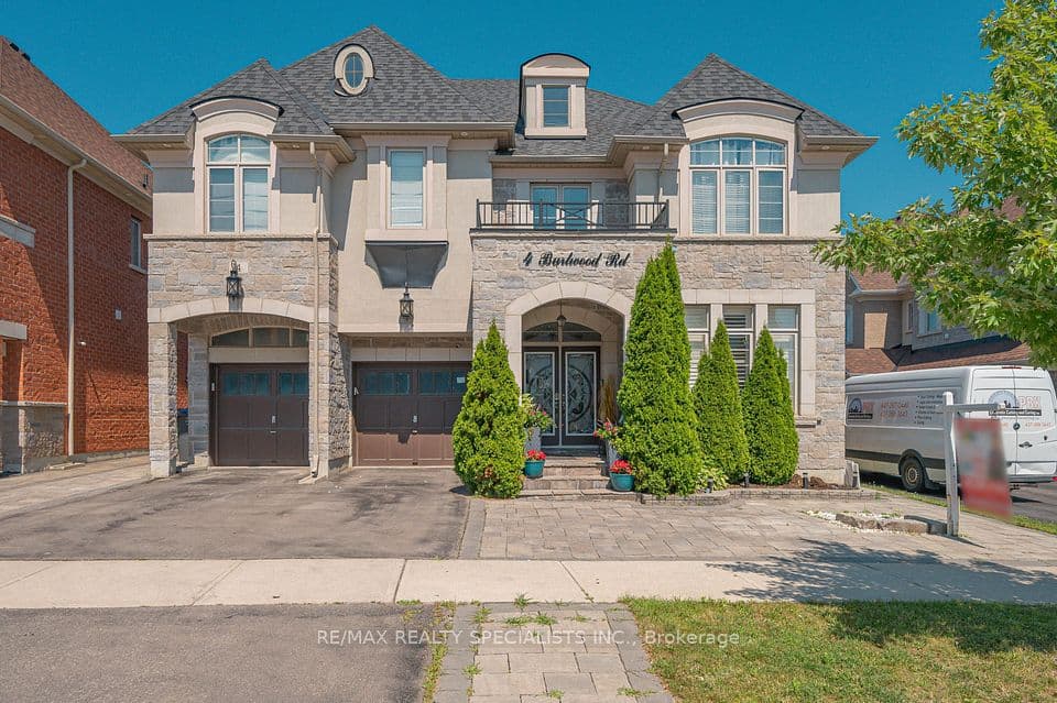 4 Burlwood Road, Brampton, ON L6P 4E9 – main photo