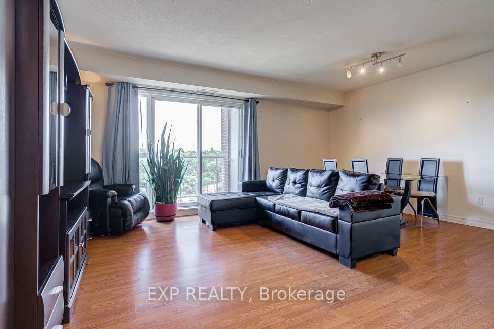 2088 Lawrence Avenue W 707, Toronto, ON M9N 3Z9 – photo 3