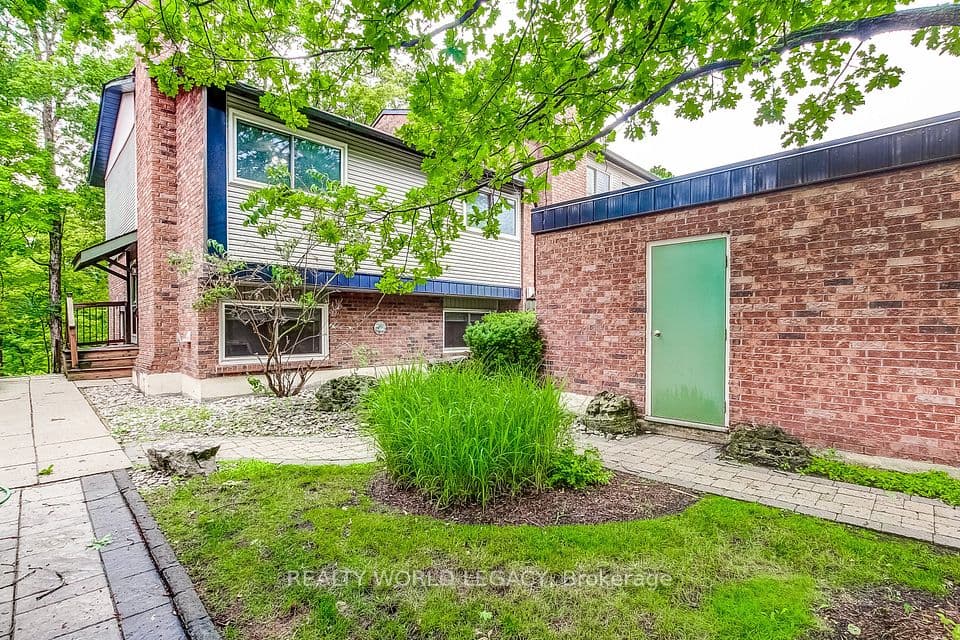1580 Kerns Road 1, Burlington, ON L7P 3A7 – main photo