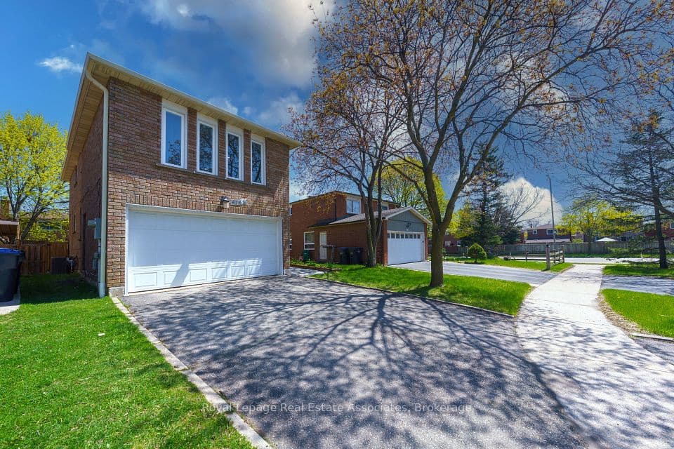 6763 Dolmage Court, Mississauga, ON L5N 4V9 – photo 2