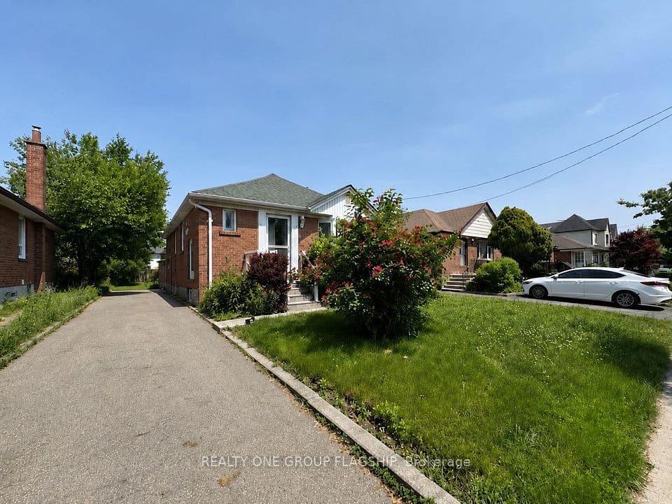 102 Edgecroft Road, Toronto, ON M8Z 2C3 – photo 3