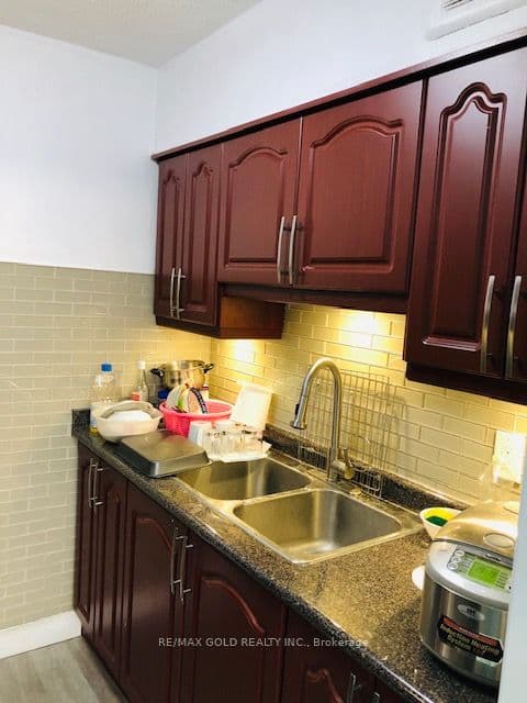 50 Lotherton Parkway 814, Toronto, ON M6B 2G8 – photo 3