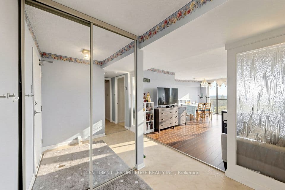 1230 Marlborough Court W 1106, Oakville, ON L6H 3K6 – photo 2
