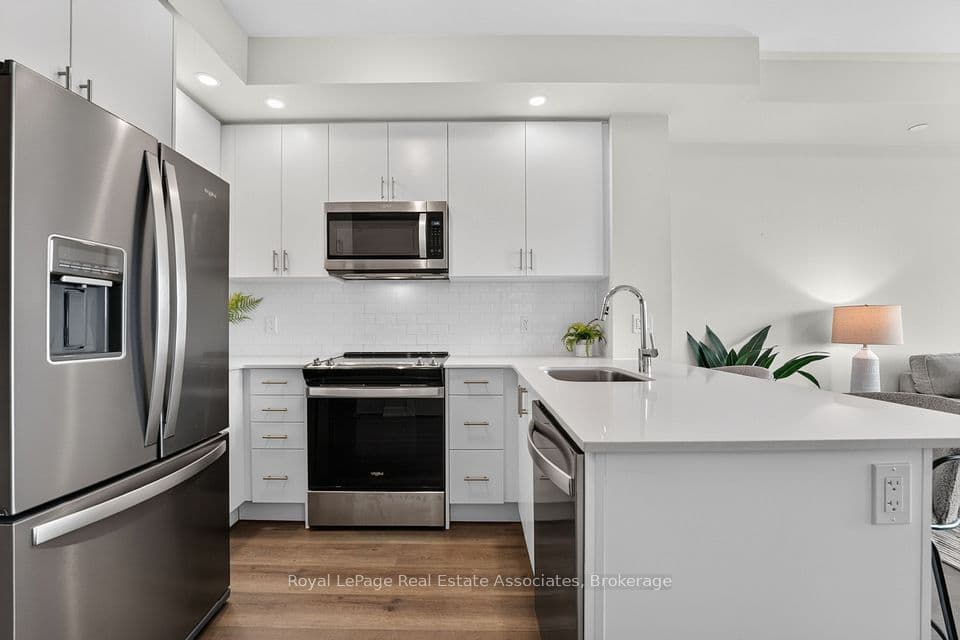 3200 William Coltson Avenue 622, Oakville, ON L6H 7B9 – photo 3
