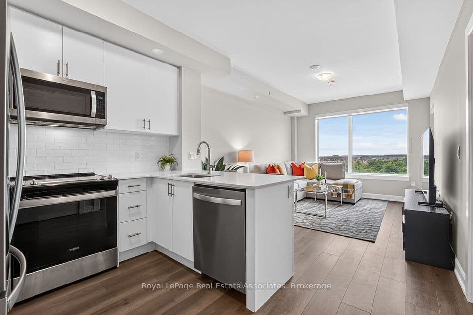 3200 William Coltson Avenue 622, Oakville, ON L6H 7B9 – main photo