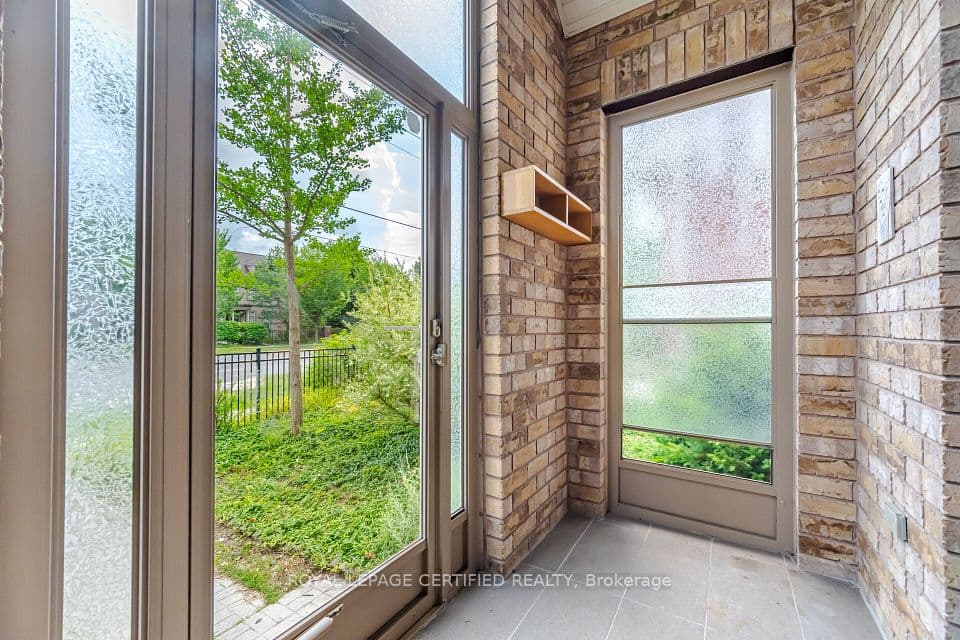 3555 Eglinton Avenue W, Mississauga, ON L5M 7T3 – photo 2