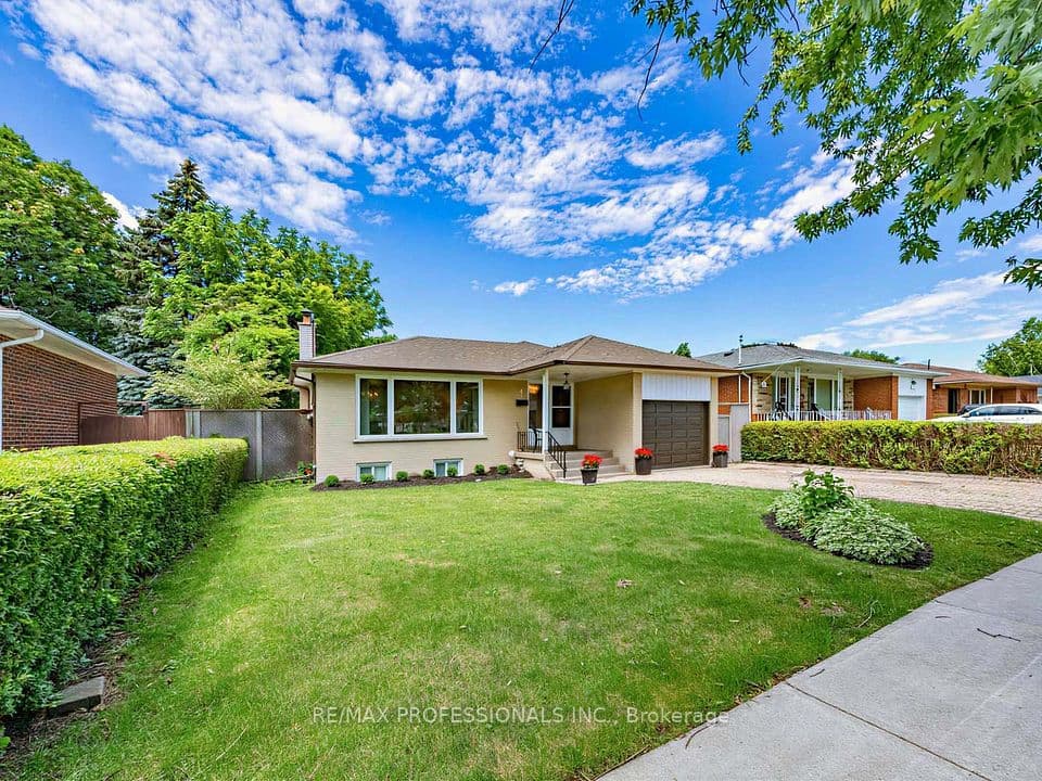 793 Netherton Crescent, Mississauga, ON L4Y 2M5 – main photo