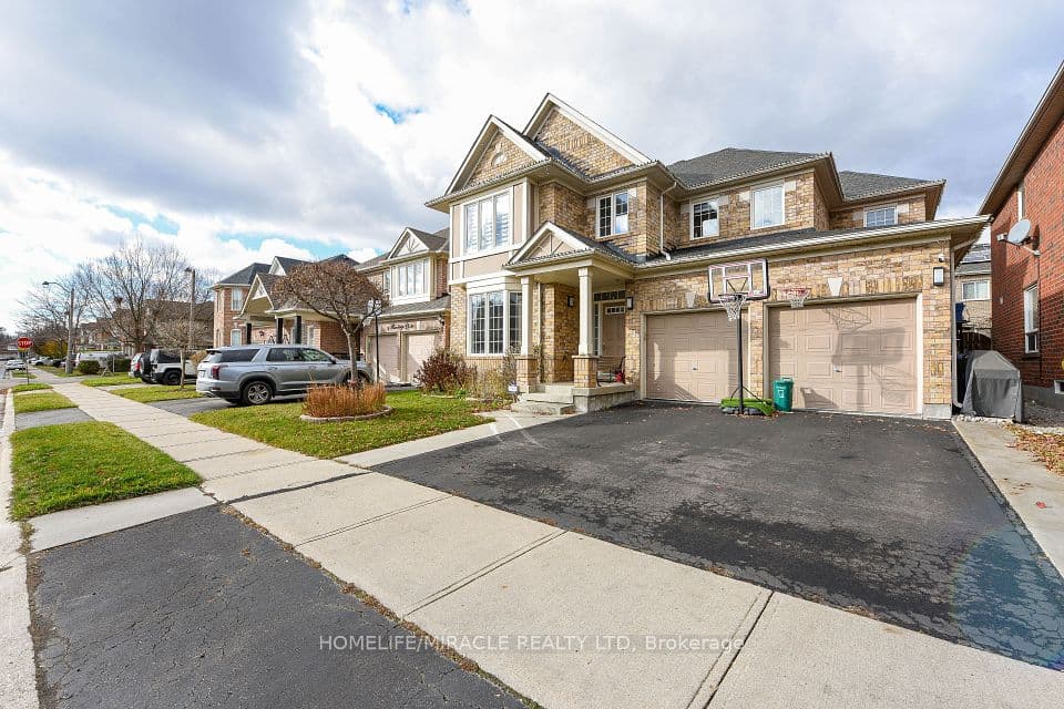 6 Mendoza Drive, Brampton, ON L7A 3M3 – main photo
