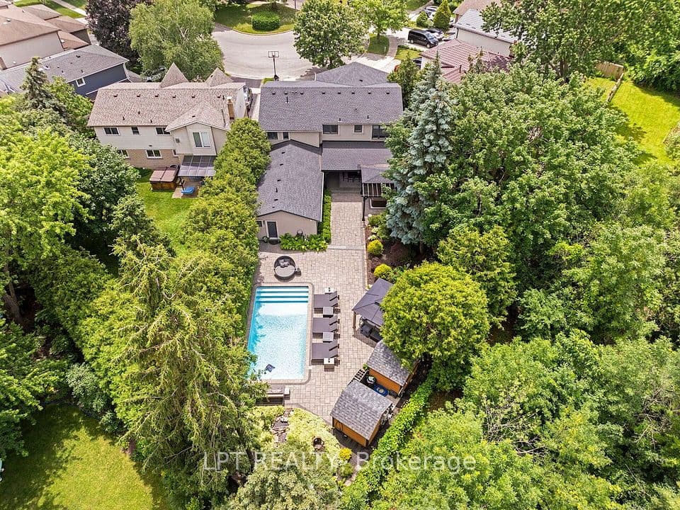 493 Tipperton Crescent, Oakville, ON L6L 5E1 – photo 2