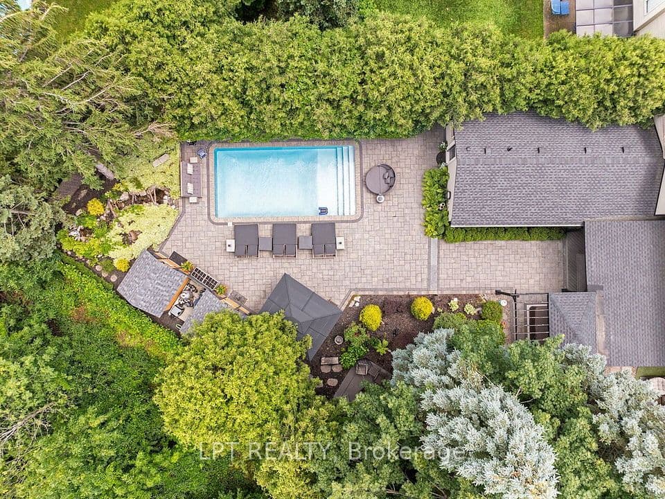 493 Tipperton Crescent, Oakville, ON L6L 5E1 – photo 3
