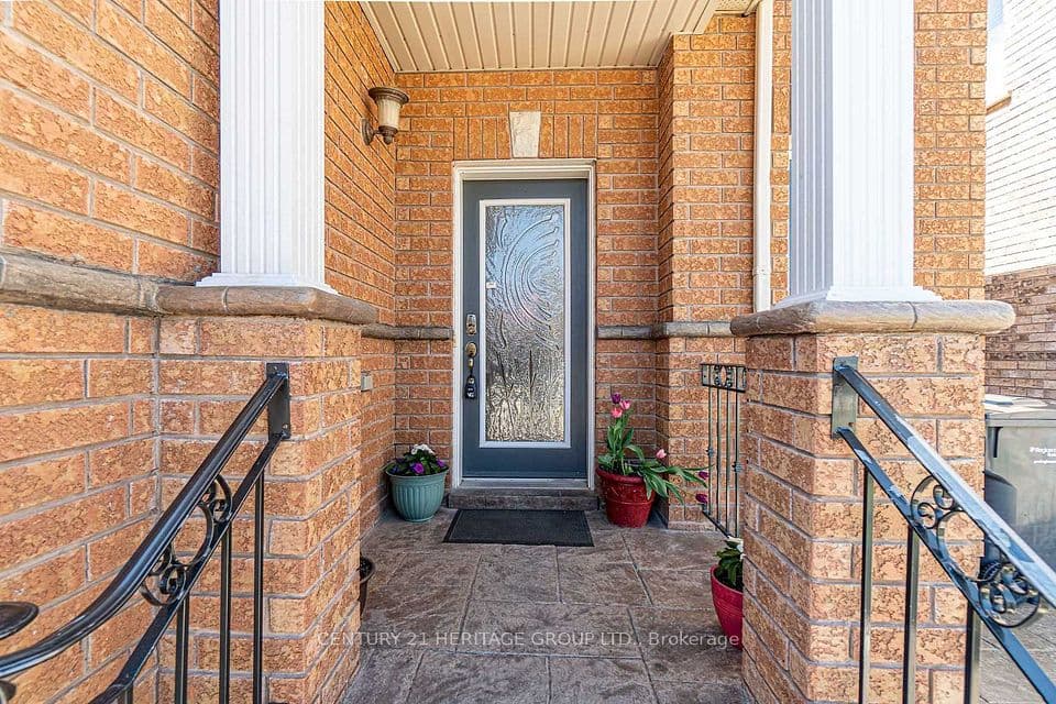 92 Sewells Lane, Brampton, ON L7A 2Z7 – photo 2