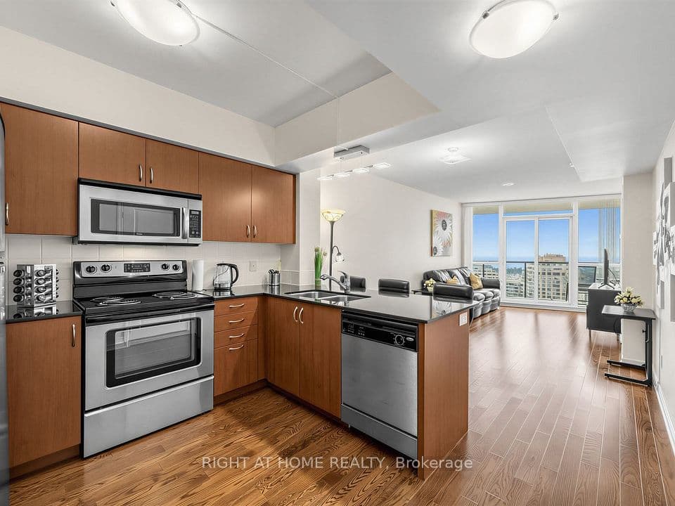 15 Legion Road 1601, Toronto, ON M8V 0A9 – photo 3