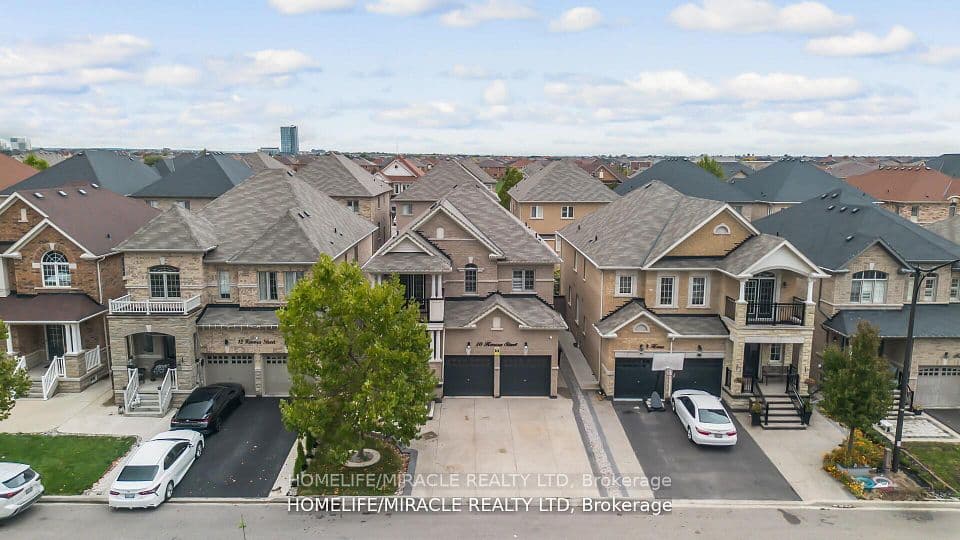 10 Kenora Street, Brampton, ON L6X 5N8 – main photo