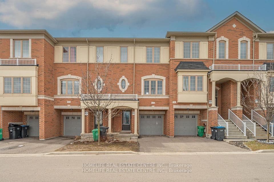 17 Cedarland Road, Brampton, ON L6Y 6E6 – main photo
