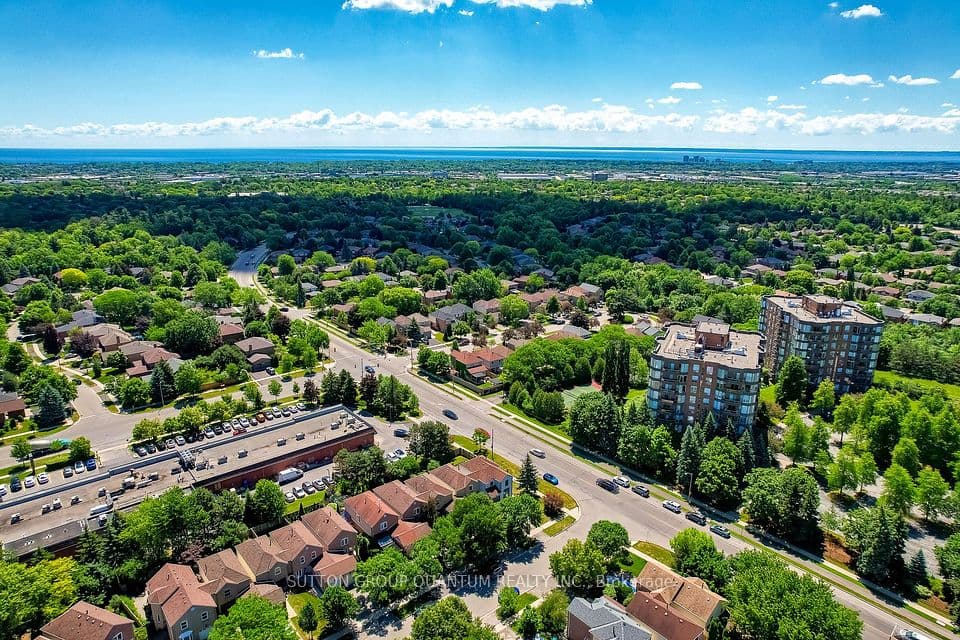 1279 Hedgestone Crescent S, Oakville, ON L6M 1X9 – photo 3