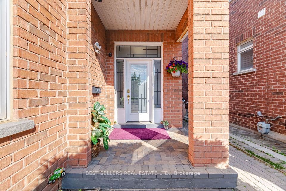 3252 Sunlight Street, Mississauga, ON L5M 7C3 – photo 3