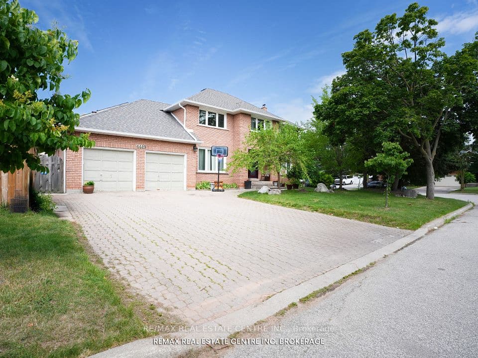 4449 Idlewilde Crescent, Mississauga, ON L5M 4E5 – photo 2