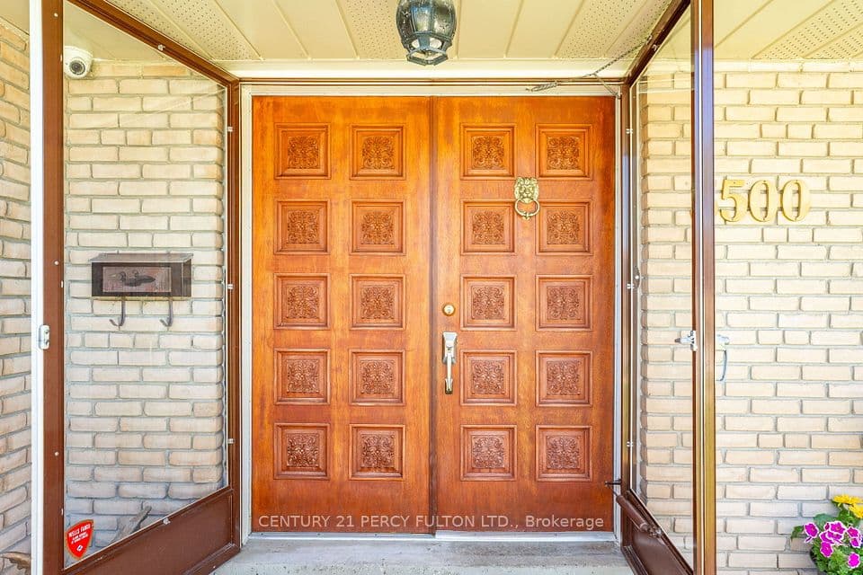 3500 Silverplains Drive, Mississauga, ON L4X 2P4 – photo 2