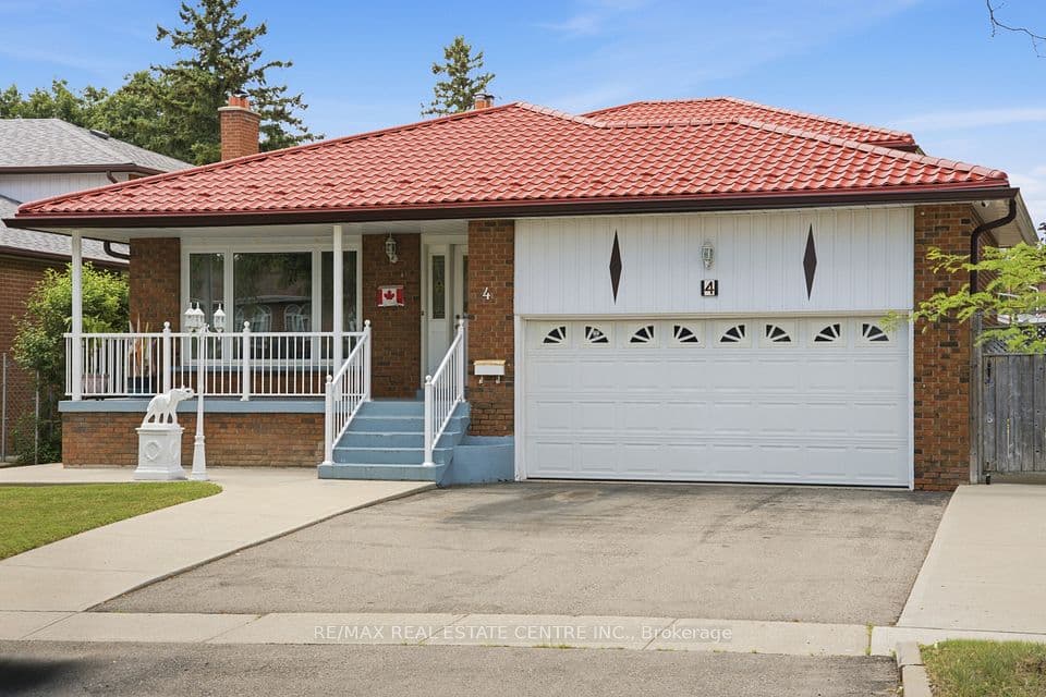4 Manorcrest Street, Brampton, ON L6S 2W9 – photo 2