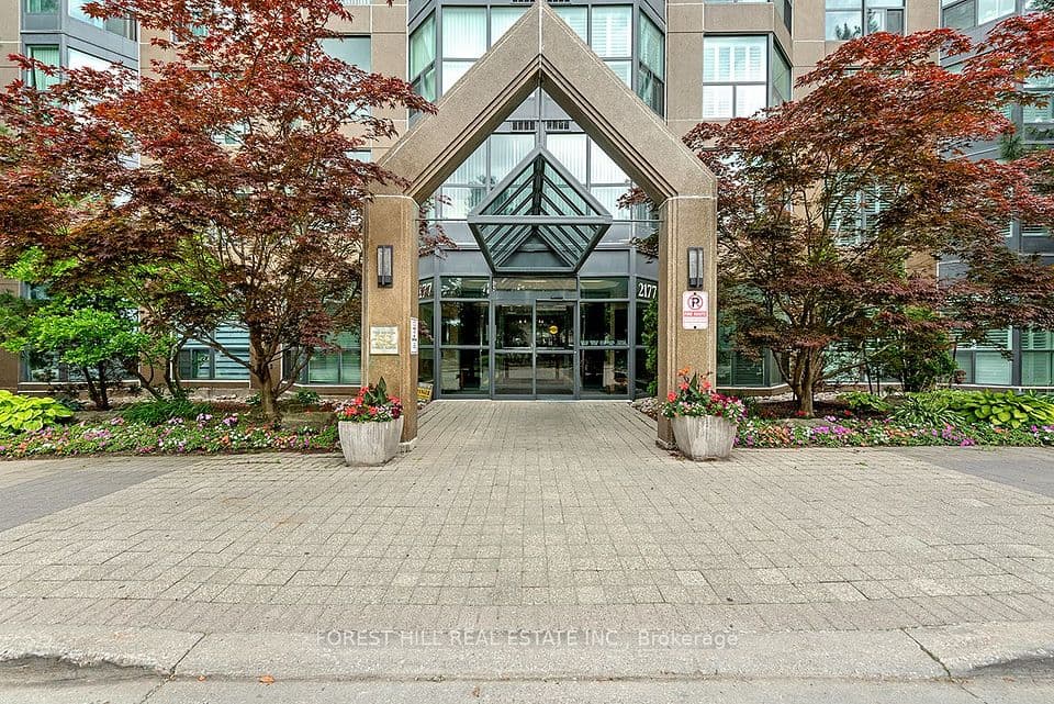 2177 Burnhamthorpe Road W 911, Mississauga, ON L5L 5P9 – photo 2