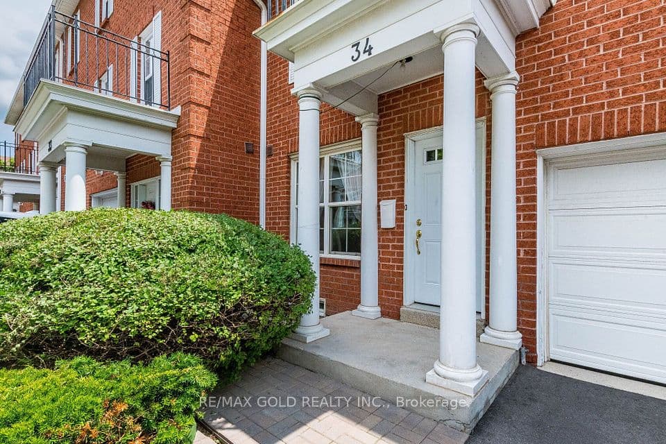 34 Stornwood Court 34, Brampton, ON L6W 4H8 – photo 3