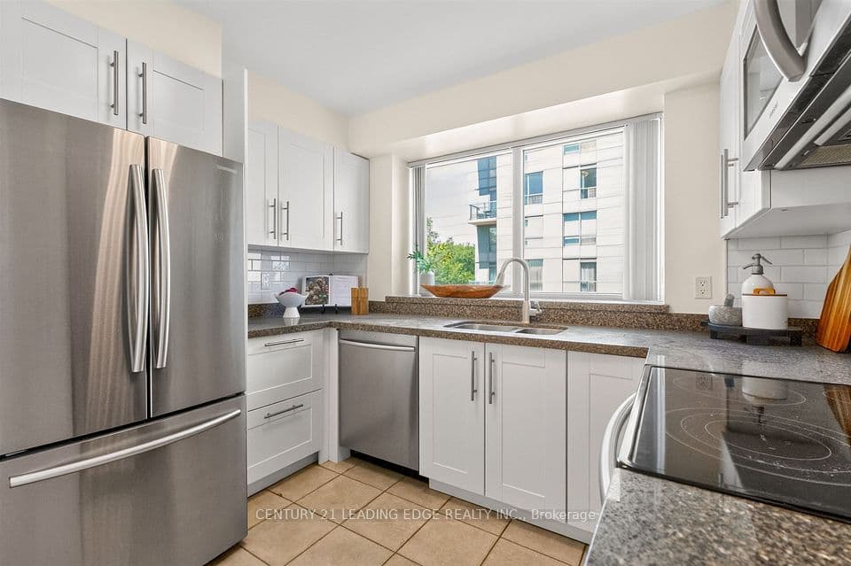 2585 Erin Centre Boulevard 403, Mississauga, ON L5M 6Z7 – photo 2