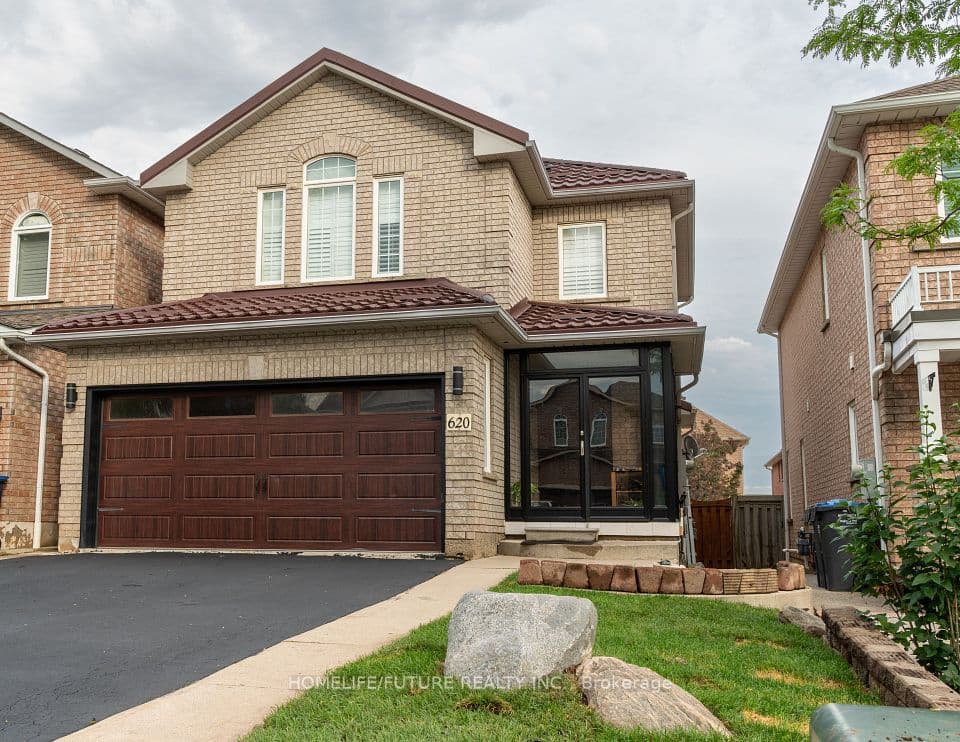 620 Madame Street, Mississauga, ON L5W 1G6 – main photo
