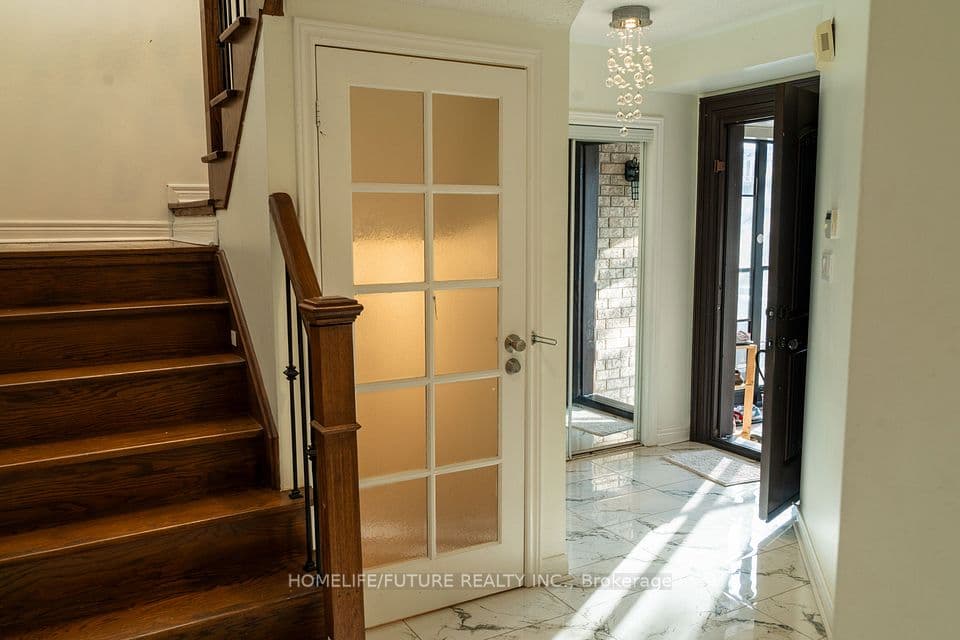 620 Madame Street, Mississauga, ON L5W 1G6 – photo 3
