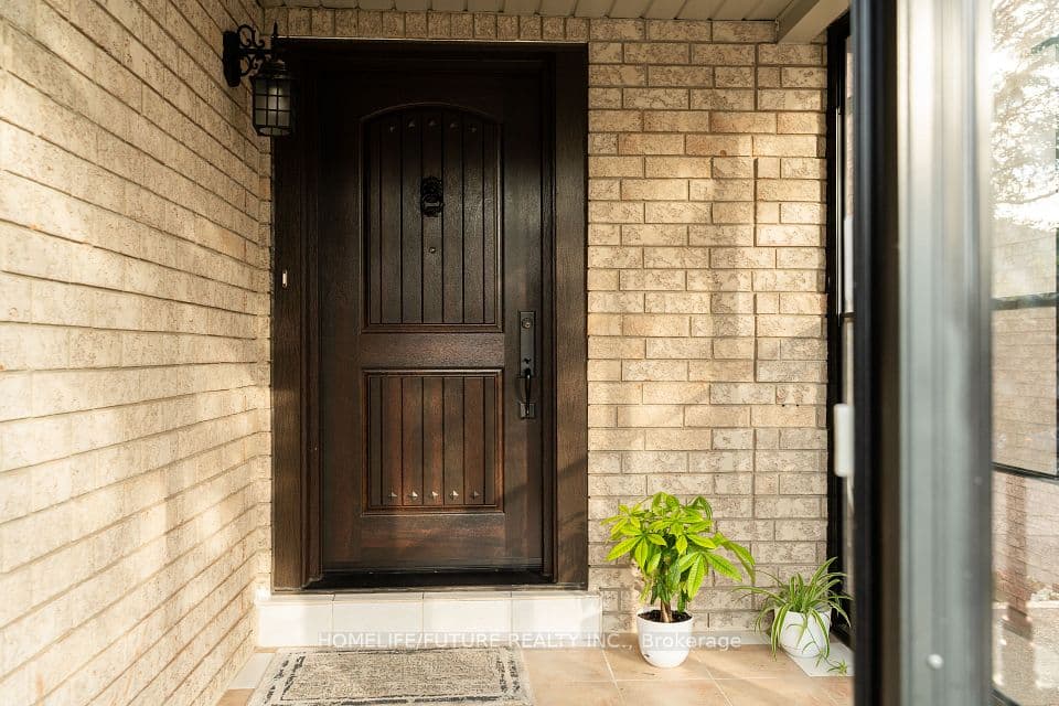 620 Madame Street, Mississauga, ON L5W 1G6 – photo 2