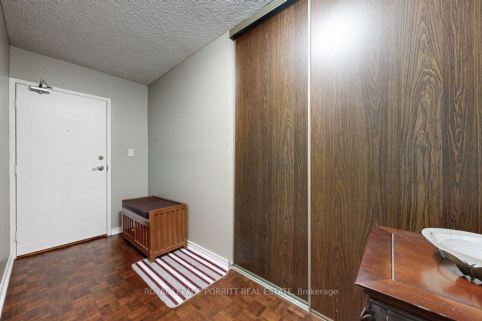 1535 Lakeshore Road E 201, Mississauga, ON L5E 3E2 – photo 3