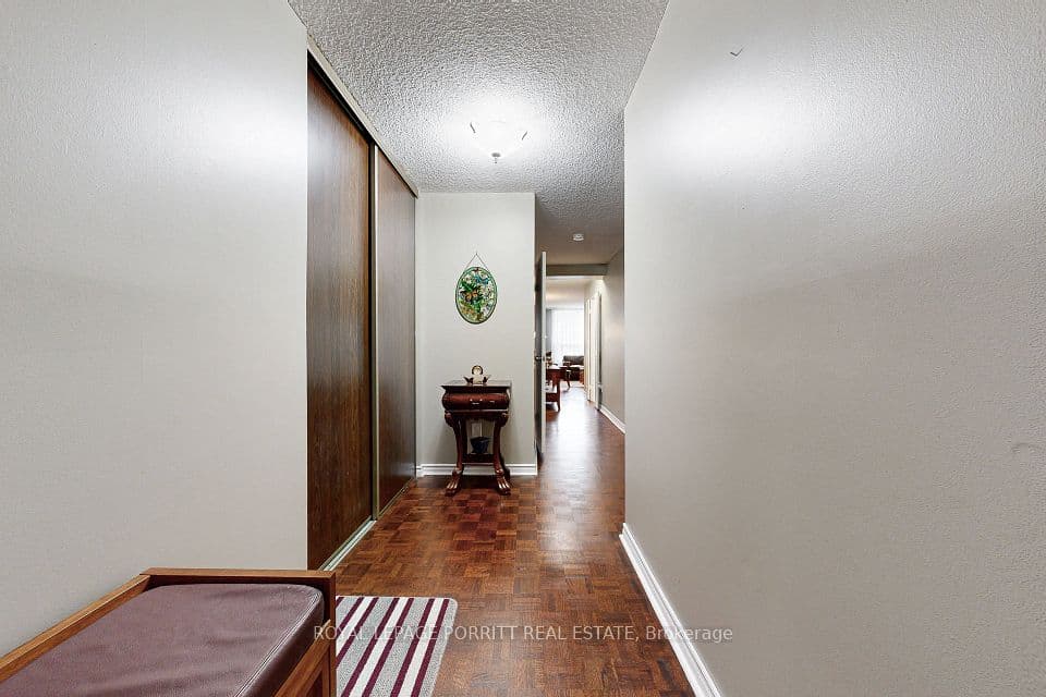 1535 Lakeshore Road E 201, Mississauga, ON L5E 3E2 – photo 2