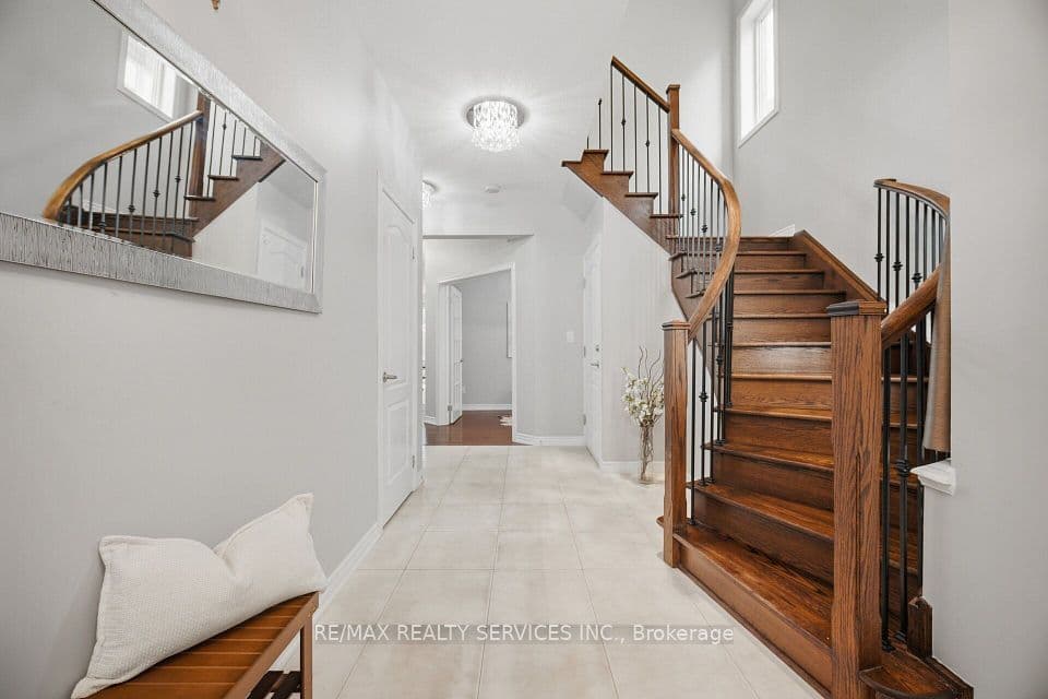 79 Cedarholme Avenue, Caledon, ON L7C 3T2 – photo 2
