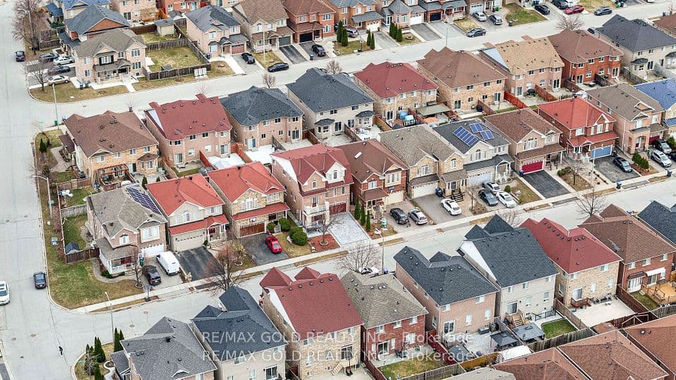 23 Pathmaster Road, Brampton, ON L6P 2G8 – photo 3