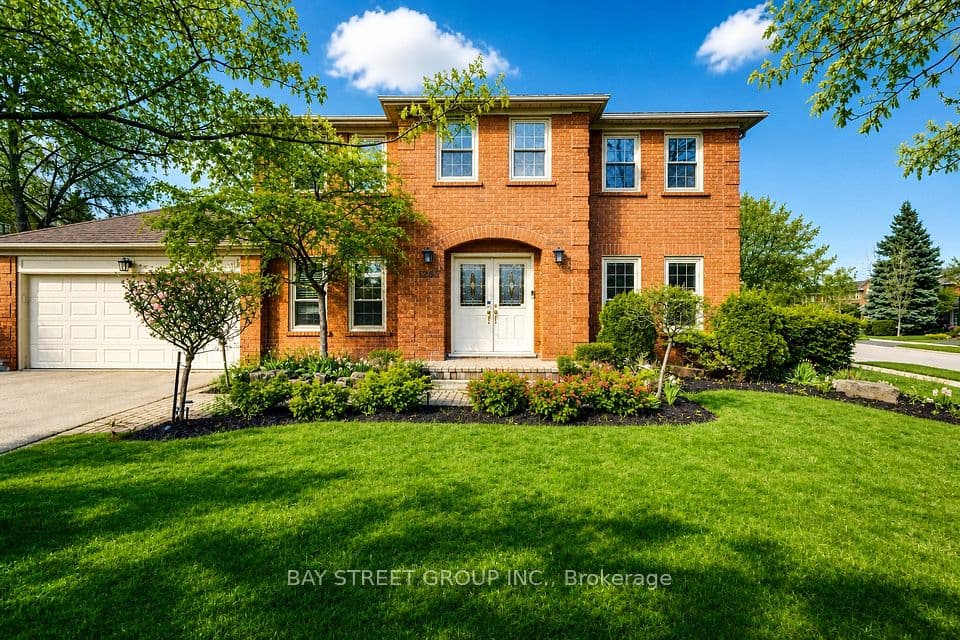 1305 Monks Passage, Oakville, ON L6M 1K6 – main photo