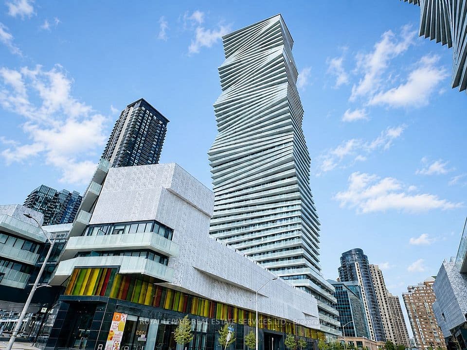 3900 Confederation Parkway 323, Mississauga, ON L5B 0M3 – main photo