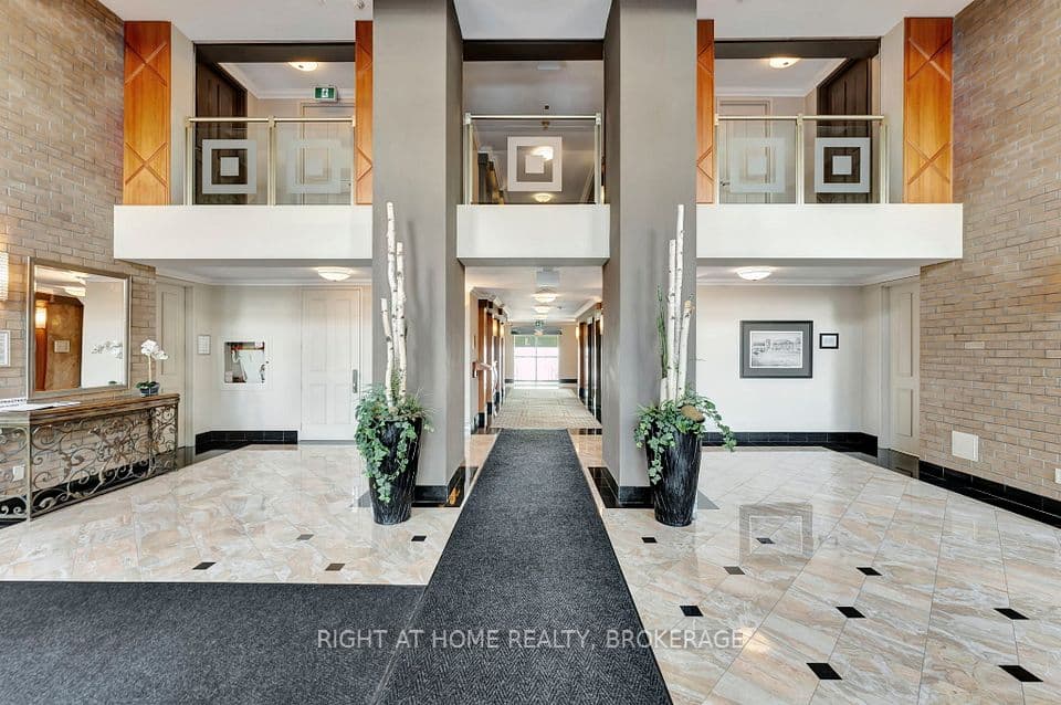2190 Lakeshore Road 802, Burlington, ON L7R 4K1 – photo 2