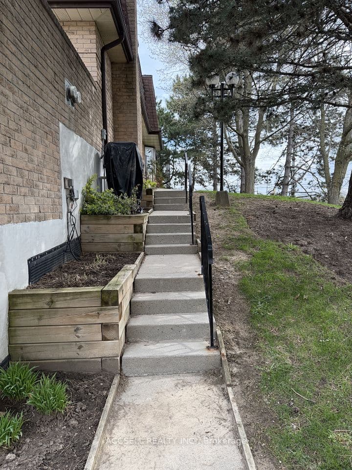 1510 Upper Middle Road 4, Burlington, ON L7P 4M5 – photo 2