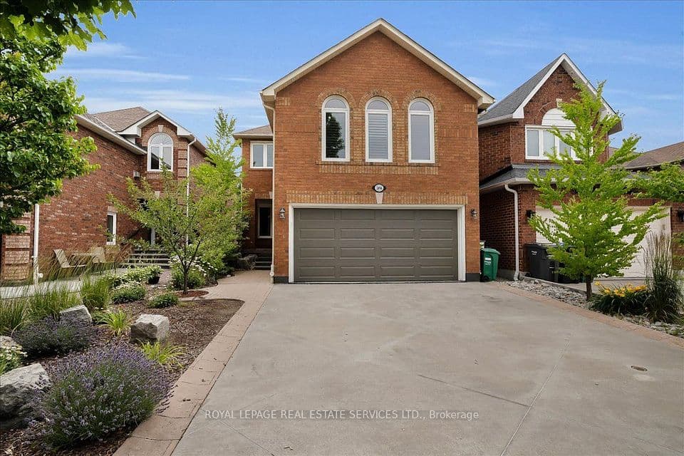 3896 Densbury Drive, Mississauga, ON L5N 6Y9 – main photo