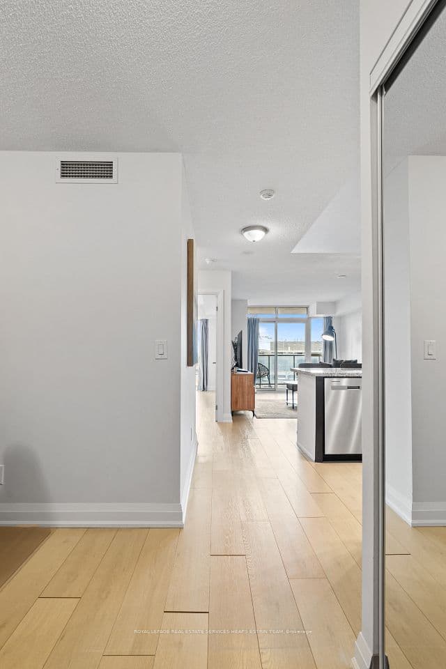 3 Michael Power Place 606, Toronto, ON M9A 0A2 – photo 2