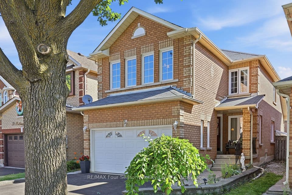 32 Faithknight Court, Brampton, ON L7A 1H9 – photo 2