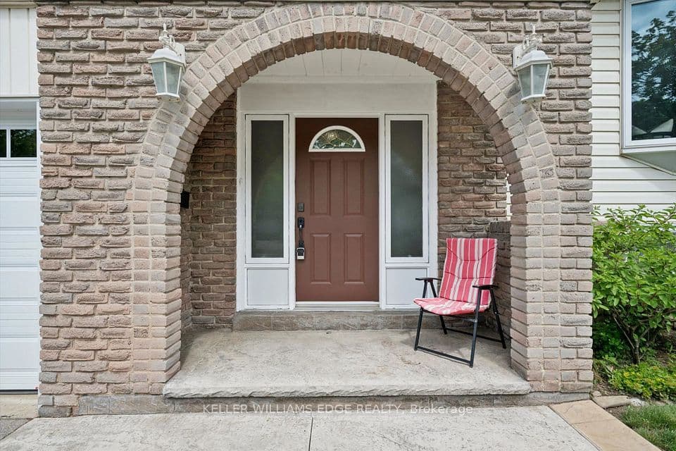495 Tipperton Crescent, Oakville, ON L6L 5E1 – photo 3
