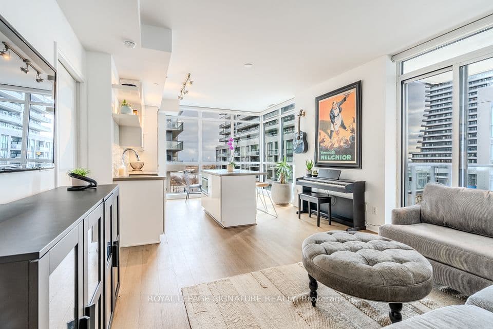 60 Annie Craig Drive B415, Toronto, ON M8V 0C4 – main photo