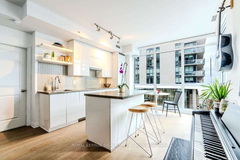 60 Annie Craig Drive B415, Toronto, ON M8V 0C4 – photo 2
