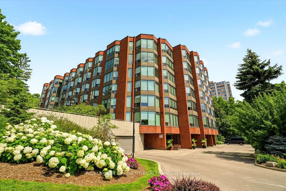 2121 Lakeshore Road 507, Burlington, ON L7R 1C9 – main photo