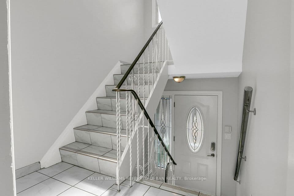 663 Brock Avenue, Toronto, ON M6H 3P1 – photo 3