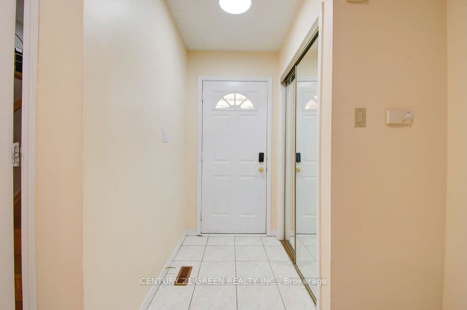1 Candy Crescent, Brampton, ON L6X 3T8 – photo 3
