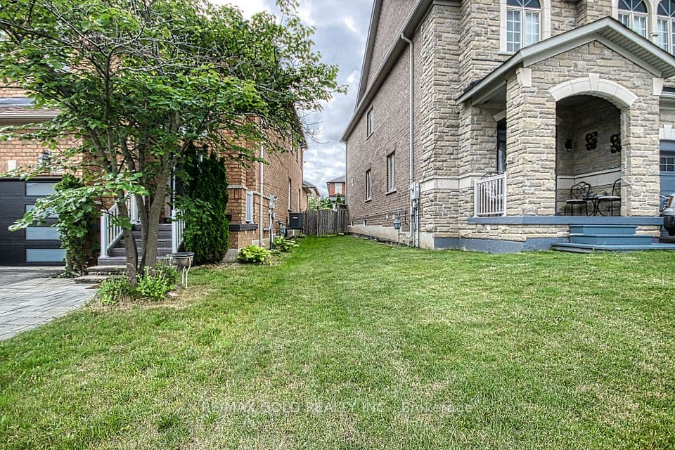 3428 Erin Centre Boulevard, Mississauga, ON L5M 8C2 – photo 2
